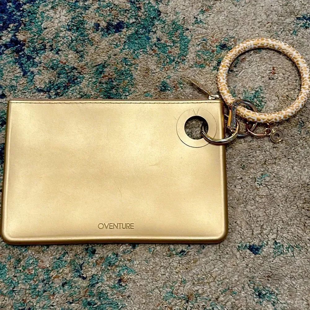 NWOT Oventure Silicone Big O Key Ring w/Large Silicone Pouch -Gold